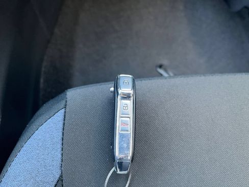 Used 2025 Kia Soul LX w/ LX Technology Package FWD image 21