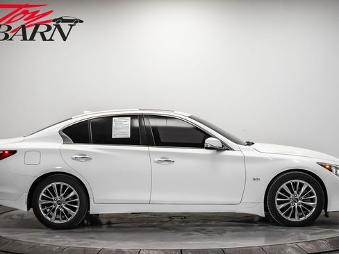 Used 2018 INFINITI Q50 Luxe w/ Essential Package (3.0T Luxe) image 6