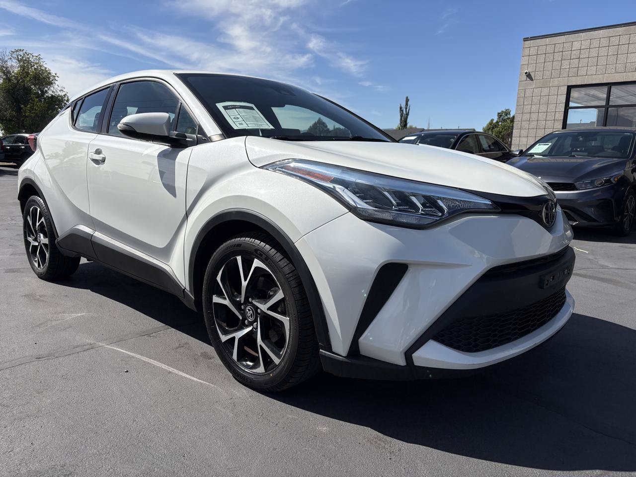 Used 2021 Toyota C-HR XLE FWD image 1