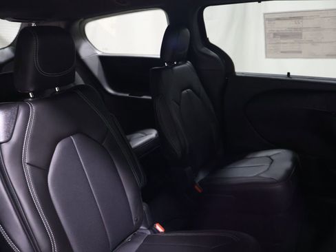 New 2026 Chrysler Voyager LX image 12