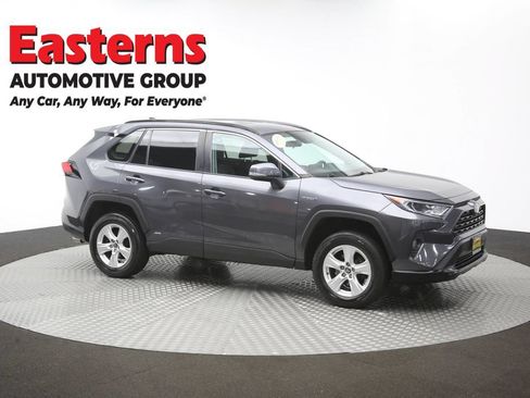 Used 2021 Toyota RAV4 XLE AWD/4WD image 47