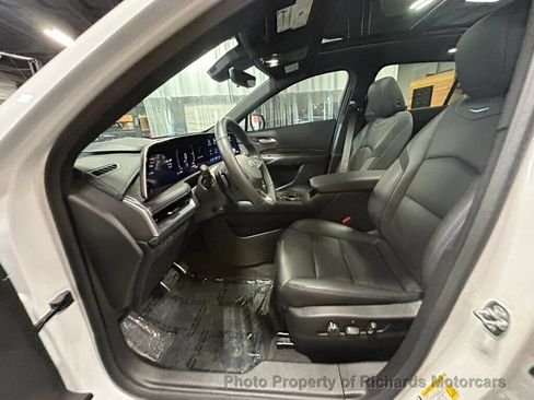 Used 2025 Cadillac XT4 Sport AWD/4WD image 13