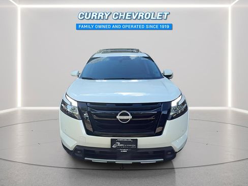 Used 2024 Nissan Pathfinder Platinum w/ Lighting Package (N92) AWD/4WD image 4