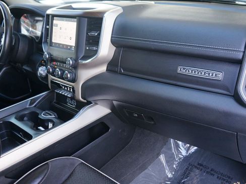Used 2022 RAM 1500 Laramie AWD/4WD image 12