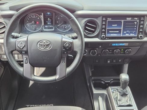 Used 2022 Toyota Tacoma TRD Off-Road AWD/4WD image 24
