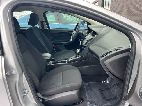 Used 2017 Ford Focus SE image 16