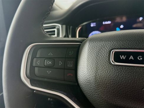 Used 2023 Jeep Wagoneer 2WD image 24