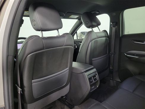 Certified 2025 Cadillac XT4 Premium Luxury image 12