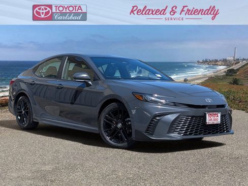 Used 2025 Toyota Camry SE FWD image 1