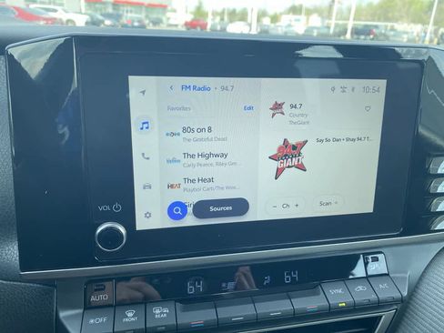 Used 2025 Toyota Camry SE image 16