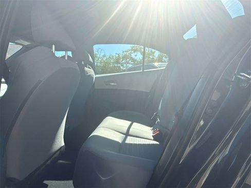 Used 2025 Toyota Corolla SE image 21