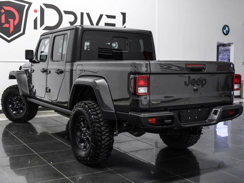 Used 2023 Jeep Gladiator Willys image 13