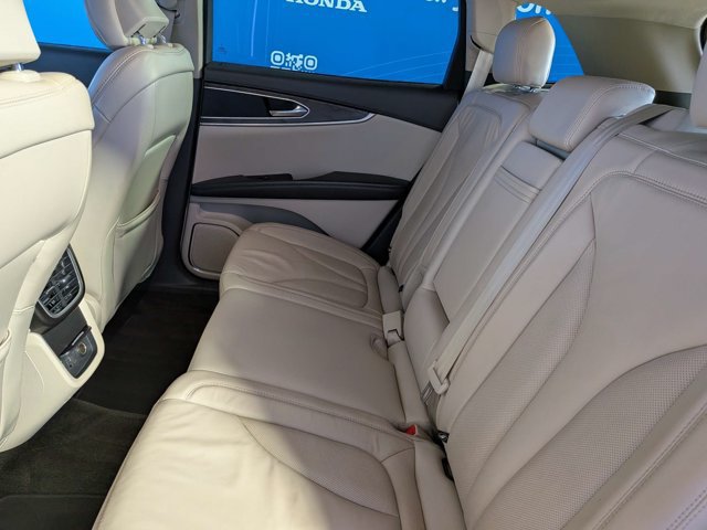 Used 2017 Lincoln MKX Select w/ Select Plus Package FWD image 15