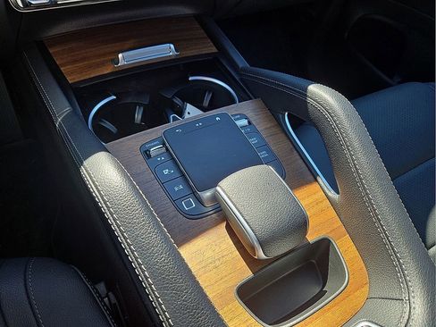 Used 2025 Mercedes-Benz GLE 350 4MATIC image 30