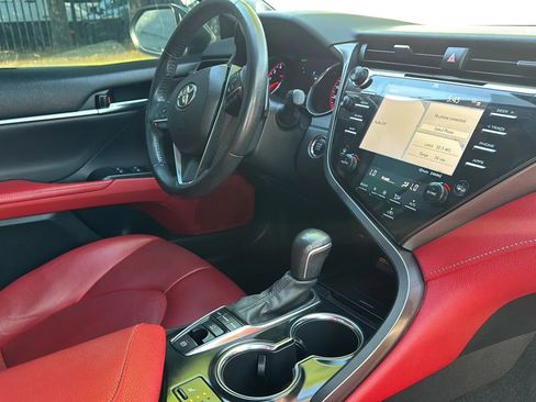 Used 2020 Toyota Camry XSE w/ Navigation Package image 11