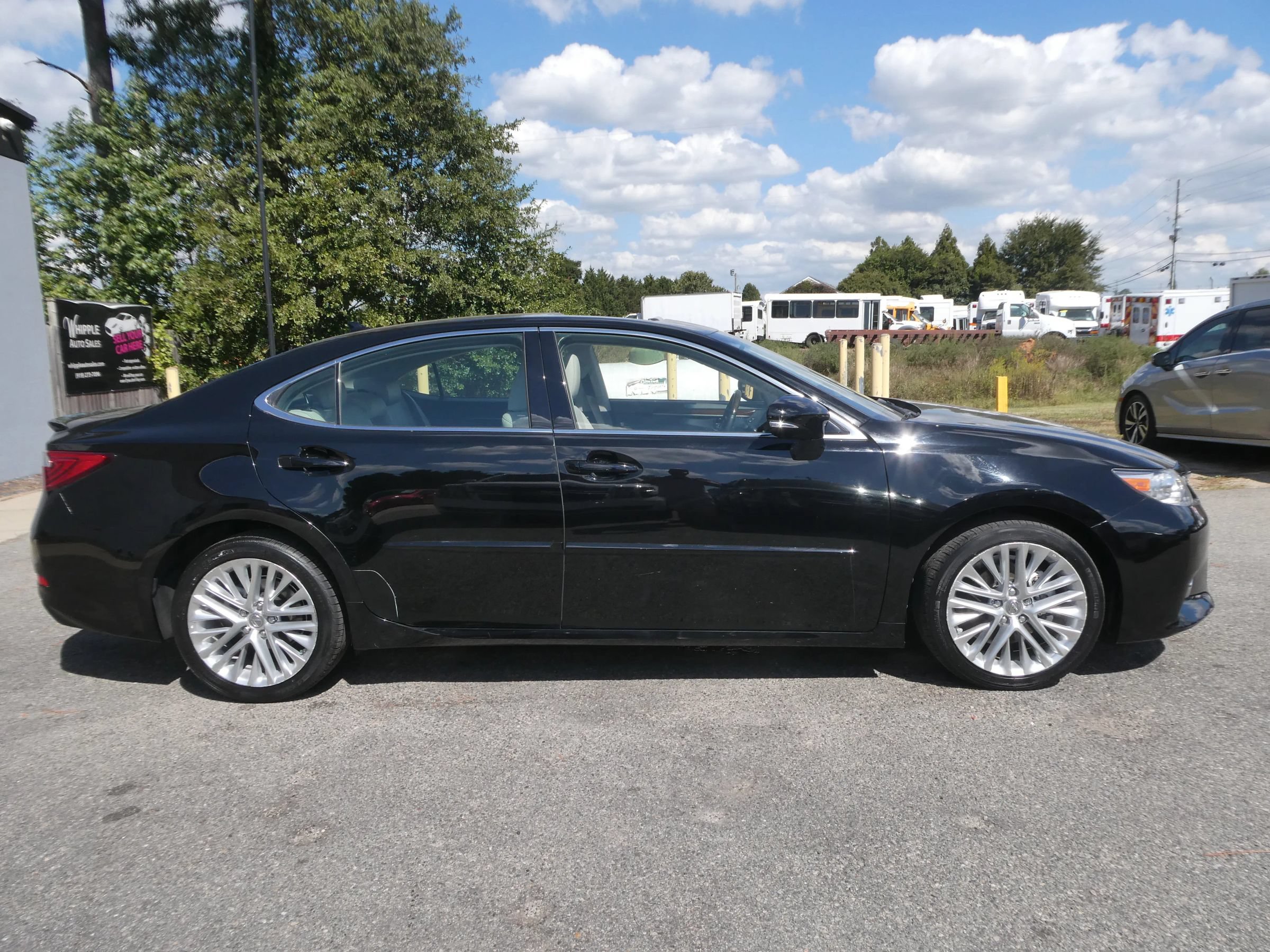 Used 2013 Lexus ES 350 w/ Luxury Pkg FWD image 8