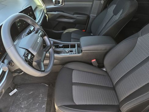New 2026 Kia Sorento LX FWD image 9