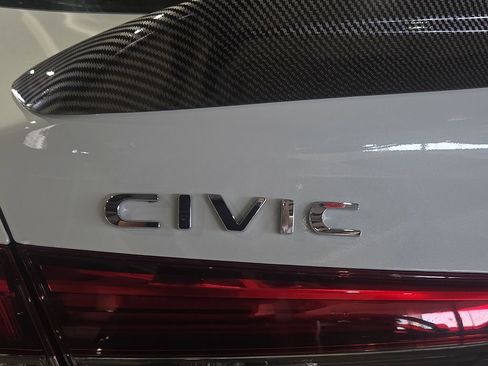 Used 2024 Honda Civic EX image 11