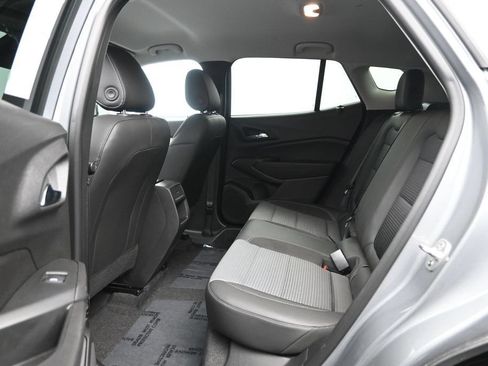 Used 2025 Chevrolet Trax LT FWD image 24