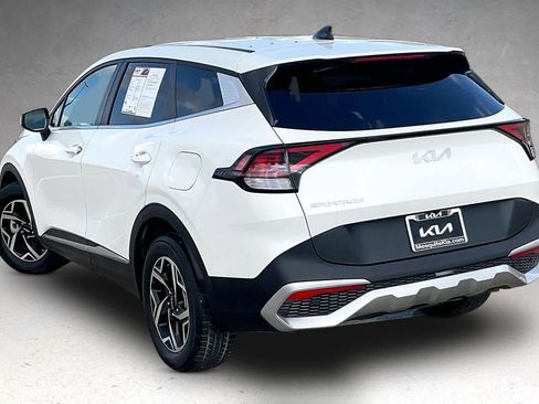 Used 2023 Kia Sportage LX image 4