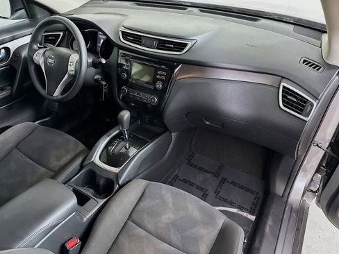 Used 2016 Nissan Rogue S FWD image 32