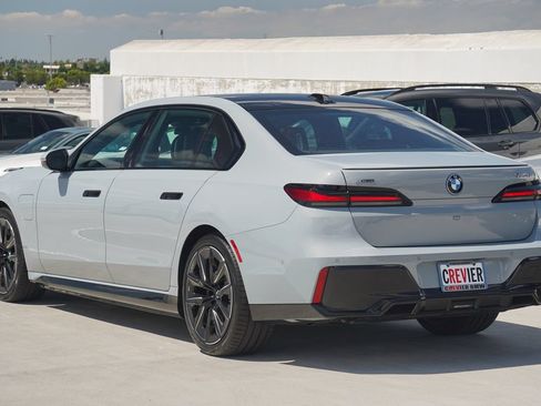 Used 2026 BMW 750e xDrive w/ Premium Package AWD/4WD image 8