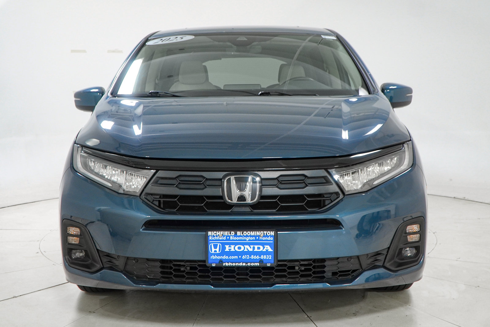 Used 2025 Honda Odyssey EX-L image 3