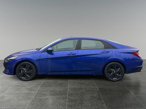 Used 2023 Hyundai Elantra Blue w/ Cargo Package image 4
