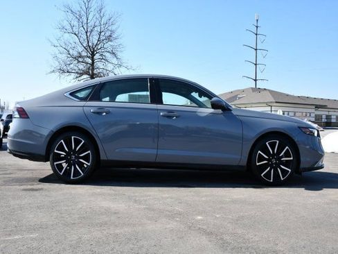 Used 2023 Honda Accord Touring image 8