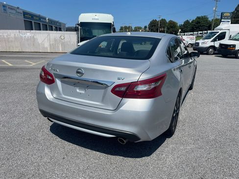 Used 2018 Nissan Altima 2.5 SV FWD image 11