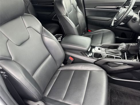 Used 2025 Kia Telluride S AWD/4WD image 11