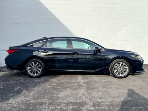 Used 2019 Toyota Avalon XLE image 4