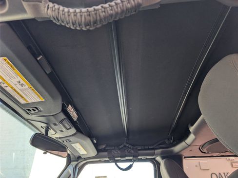 Used 2023 Jeep Wrangler Sport AWD/4WD image 18