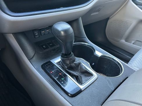 Used 2019 Toyota Highlander LE FWD image 29