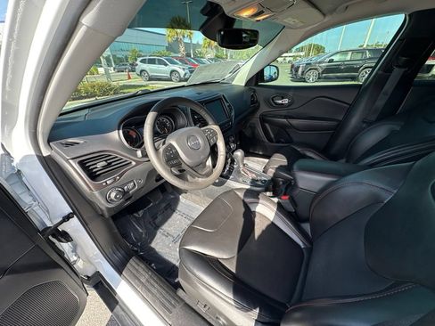Used 2022 Jeep Cherokee Trailhawk w/ Comfort/Convenience Group AWD/4WD image 11