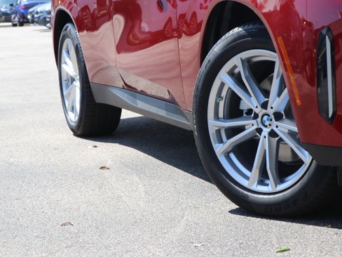 Used 2025 BMW X3 xDrive30i w/ Premium Package image 3