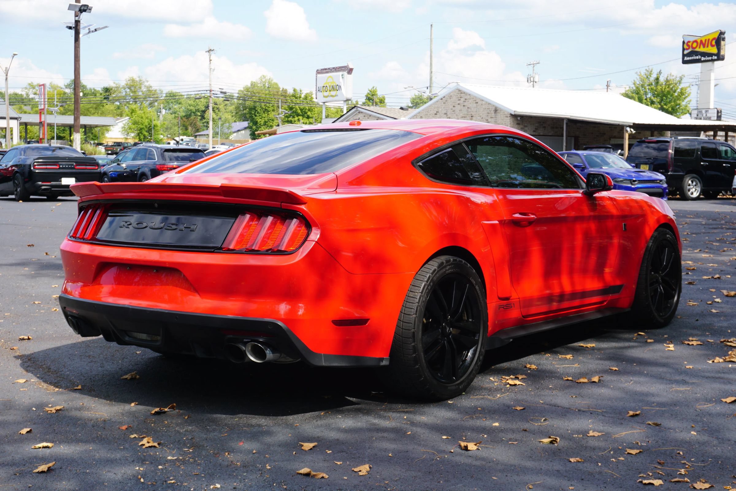 Used 2015 Ford Mustang Premium w/ Ecoboost Performance Package RWD image 5