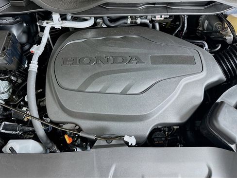 Used 2025 Honda Odyssey Elite image 25