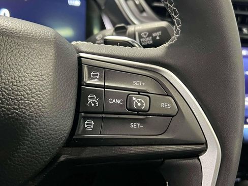 Used 2023 Jeep Grand Cherokee Altitude AWD/4WD image 24