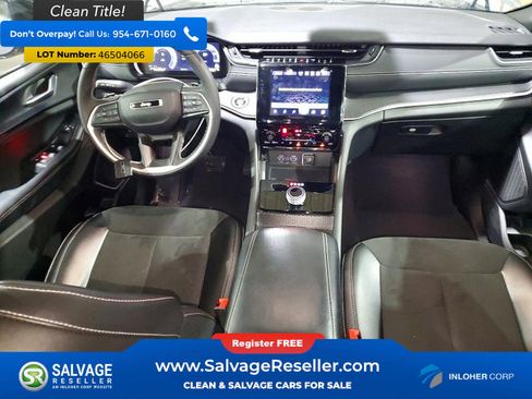 Used 2024 Jeep Grand Cherokee Altitude image 11