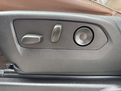 Used 2021 Chevrolet Tahoe High Country image 37