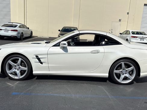 Used 2016 Mercedes-Benz SL 550 w/ Driver Assistance Package image 8