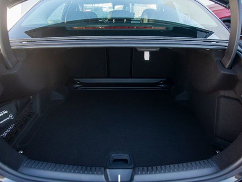 Used 2025 Mercedes-Benz E 350 4MATIC Sedan image 33