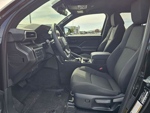 Used 2025 Toyota 4Runner SR5 AWD/4WD image 19