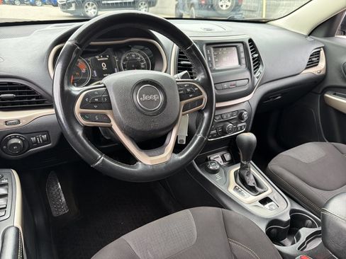 Used 2017 Jeep Cherokee Latitude w/ Safety/Convenience Group AWD/4WD image 17