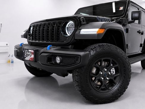 Used 2024 Jeep Wrangler Unlimited AWD/4WD image 5