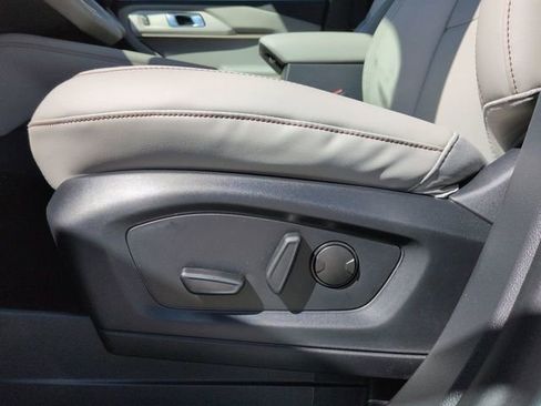 New 2026 Ford Explorer Active w/ Active Comfort Package image 23