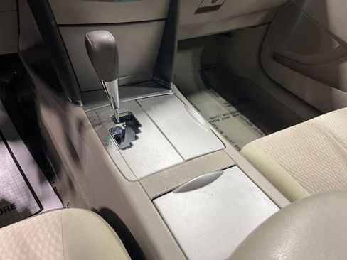 Used 2010 Toyota Camry FWD image 28