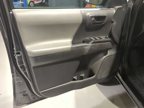 Used 2023 Toyota Tacoma SR AWD/4WD image 14