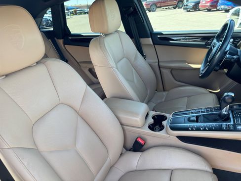 Used 2020 Porsche Macan S image 19